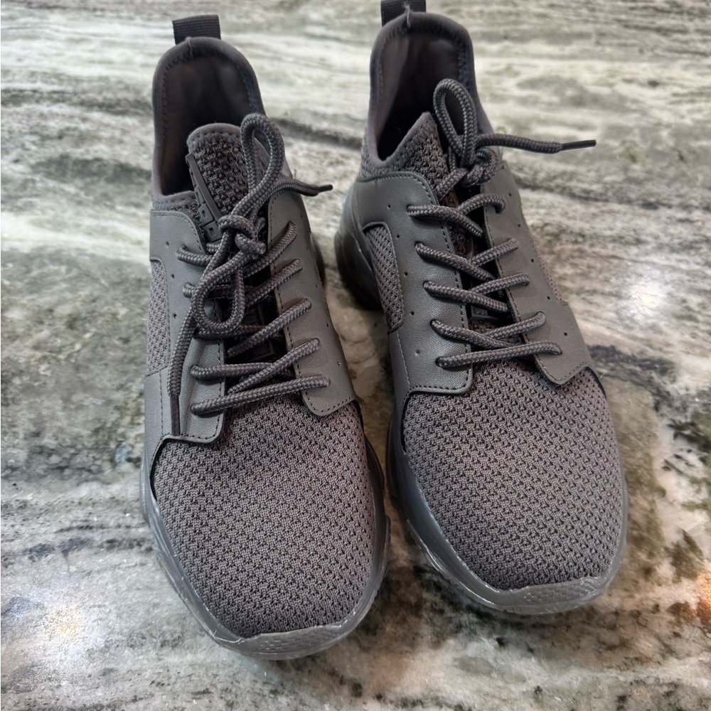 Steve Madden Maxima Grey Sneakers Size 8 Women’s - Picture 3 of 7